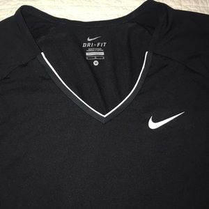 Nike top
